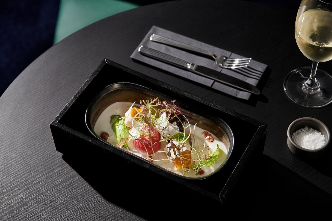 Midnight Hotel, Autograph Collection Канберра Екстер'єр фото A dish at the restaurant